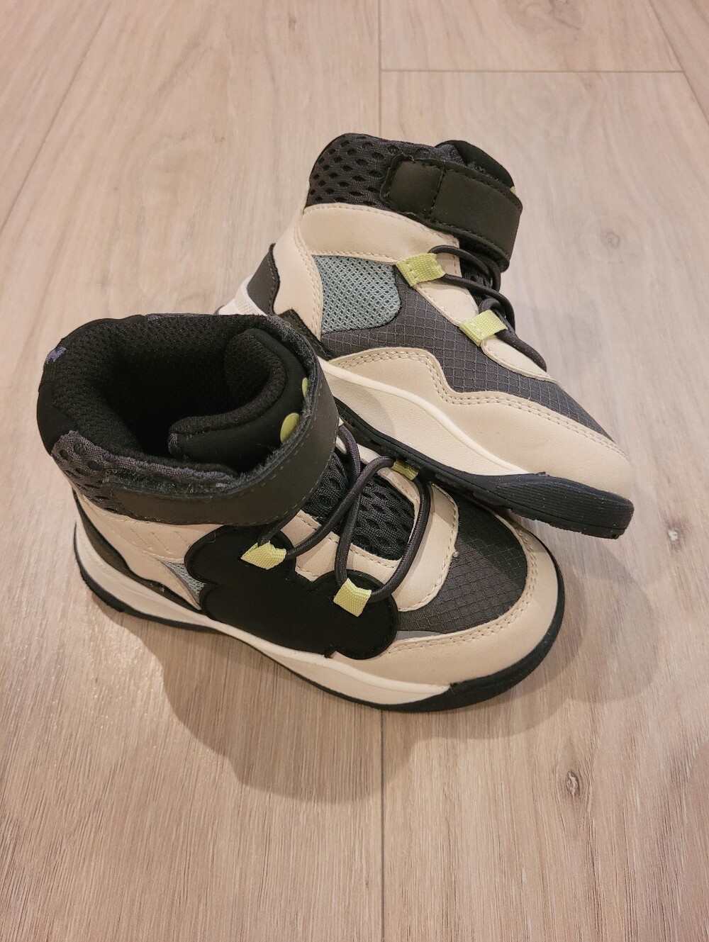 ZARA x DISNEY | Kid's Mickey Mouse Sneakers Shoes | Sz. 23